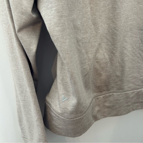 Bundle of 2 Old Navy Active Cropped Sweatshirts, Size Large, Tan, Burgundy - Picture 12 of 15